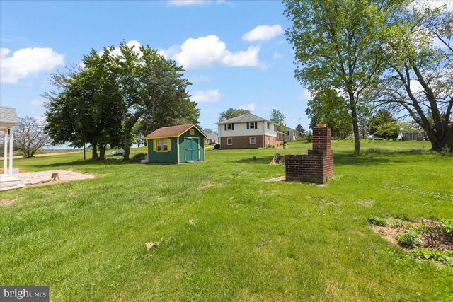 6 S GRANT RD, Thomasville, PA 17364