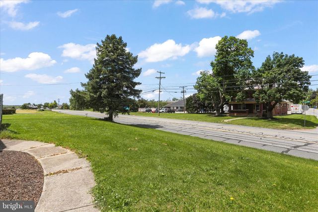 6 S GRANT RD, Thomasville, PA 17364