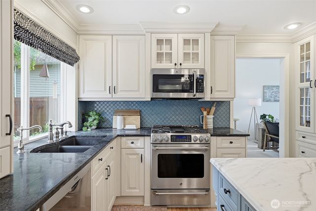 8128 NE 158tth Street, Kenmore, WA 98028