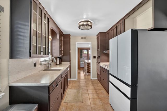 6125 Everest Way, Sacramento, CA 95842