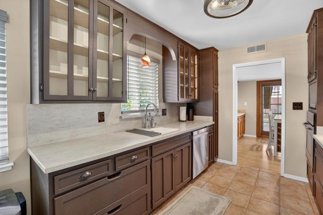 6125 Everest Way, Sacramento, CA 95842