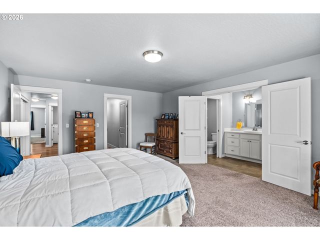 7260 GLACIER Dr, Springfield, OR 97478