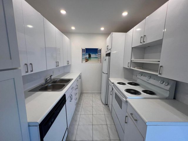 4053 HARWOOD E 4053, Deerfield Beach, FL 33442