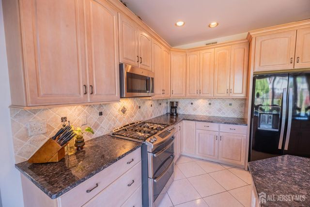 4 Winchester Court, Old Bridge, NJ 07747