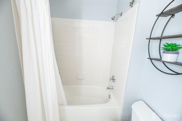 4 Winchester Court, Old Bridge, NJ 07747