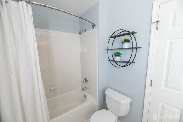 4 Winchester Court, Old Bridge, NJ 07747