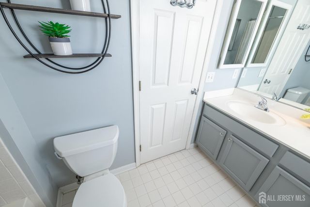 4 Winchester Court, Old Bridge, NJ 07747