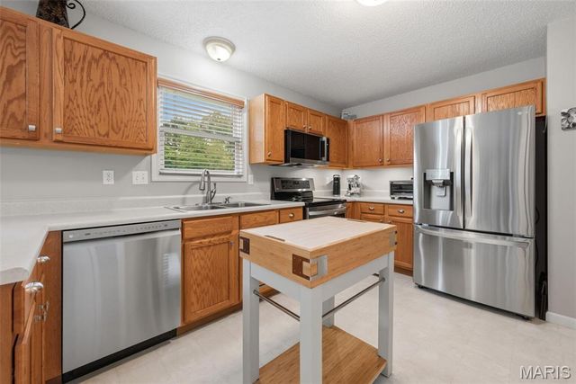 539 Donna Marie Drive, Wentzville, MO 63385