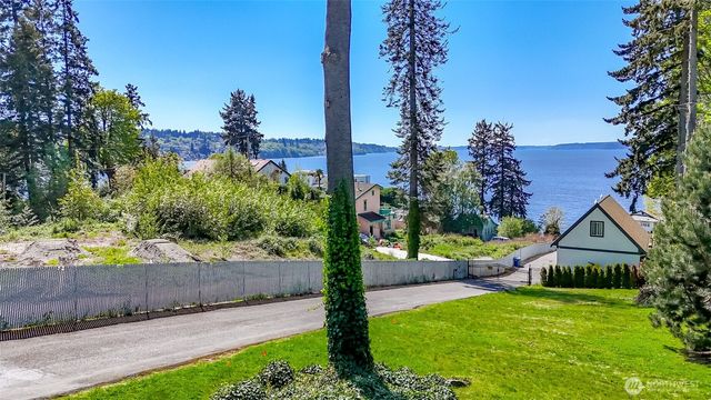 27 xxx 10th Avenue S, Des Moines, WA 98198