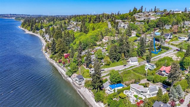 27 xxx 10th Avenue S, Des Moines, WA 98198