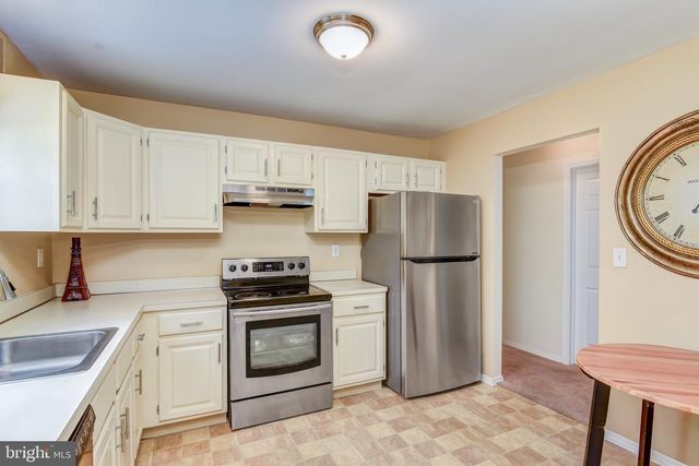 14 WATERWHEEL CT, Columbus, NJ 08022