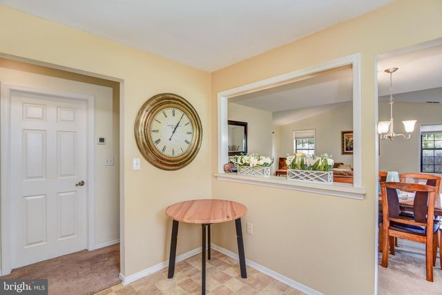 14 WATERWHEEL CT, Columbus, NJ 08022