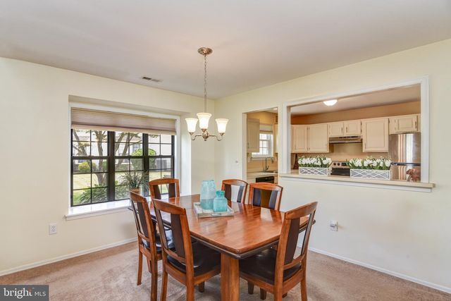 14 WATERWHEEL CT, Columbus, NJ 08022