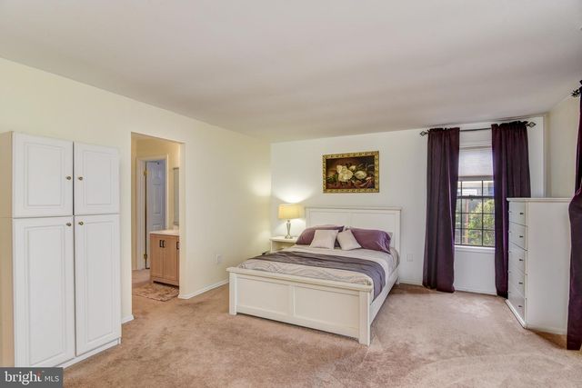 14 WATERWHEEL CT, Columbus, NJ 08022
