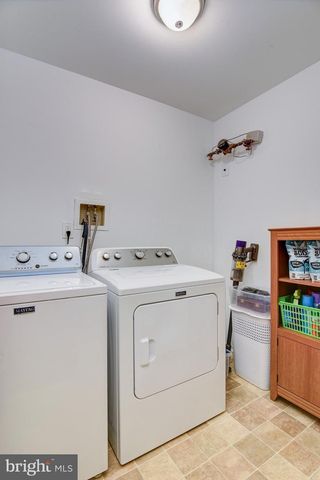 14 WATERWHEEL CT, Columbus, NJ 08022