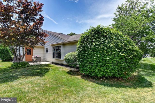 14 WATERWHEEL CT, Columbus, NJ 08022