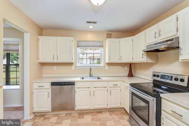 14 WATERWHEEL CT, Columbus, NJ 08022
