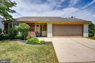 14 WATERWHEEL CT, Columbus, NJ 08022