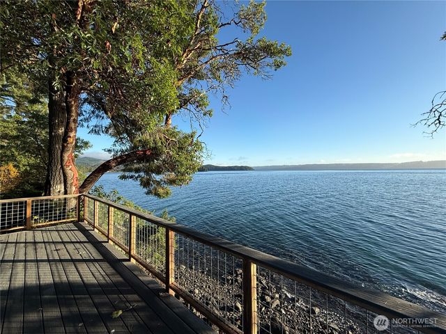 71 Seal Rock Road, Brinnon, WA 98320