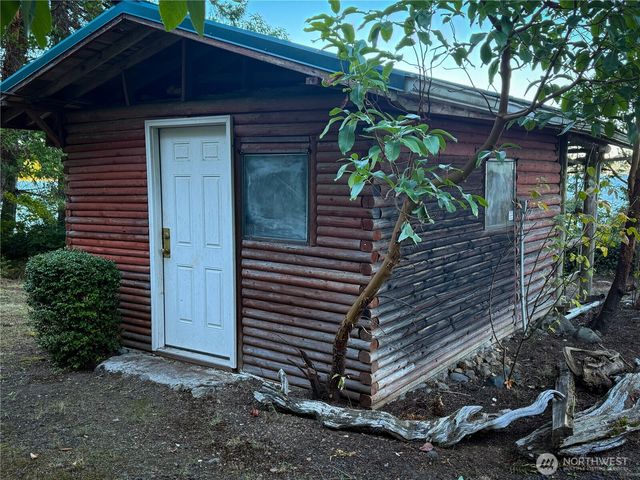 71 Seal Rock Road, Brinnon, WA 98320