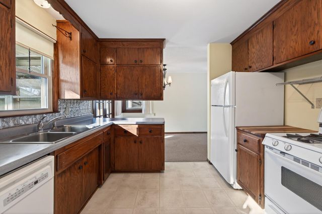 4413 Drew Avenue N, Robbinsdale, MN 55422