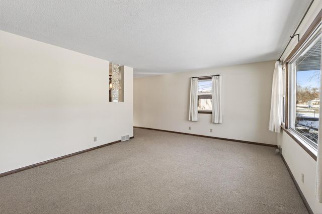 4413 Drew Avenue N, Robbinsdale, MN 55422