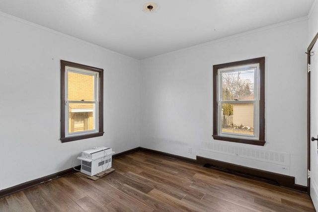 3620 S Howell AVENUE, Milwaukee, WI 53207