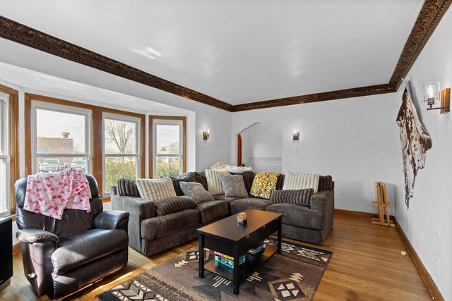 3620 S Howell AVENUE, Milwaukee, WI 53207