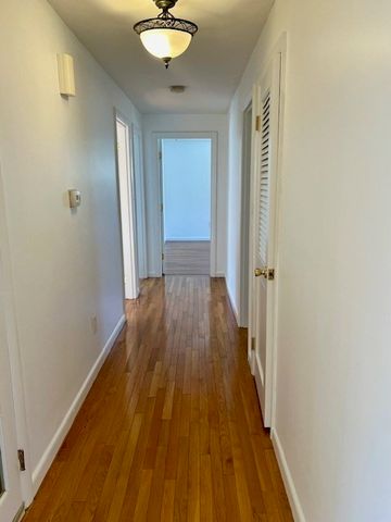 36 Boston Rd, Southborough, MA 01772