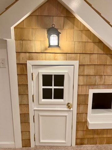 36 Boston Rd, Southborough, MA 01772