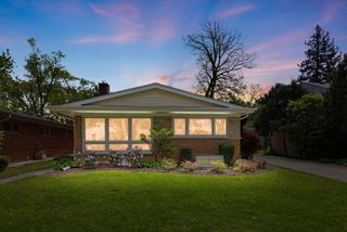 1803 S Crescent Avenue, Park Ridge, IL 60068