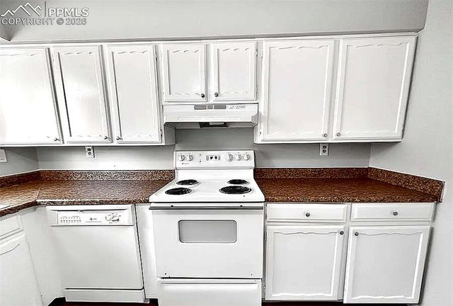 2116 Friendship Place, Colorado Springs, CO 80904