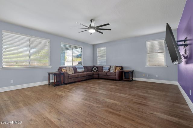 2750 E Milky Way, Gilbert, AZ 85295