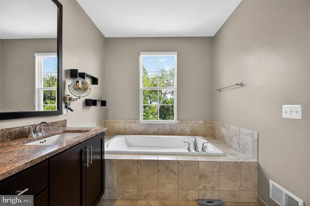 23536 EPPERSON SQ, Brambleton, VA 20148