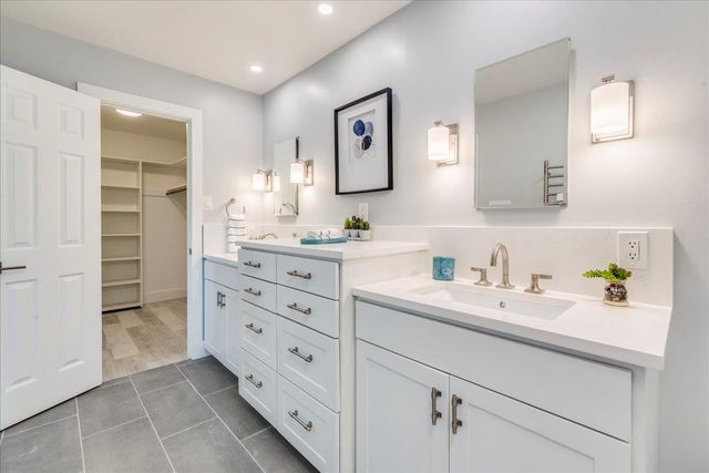 11146 Pinehurst DR, Austin, TX 78747