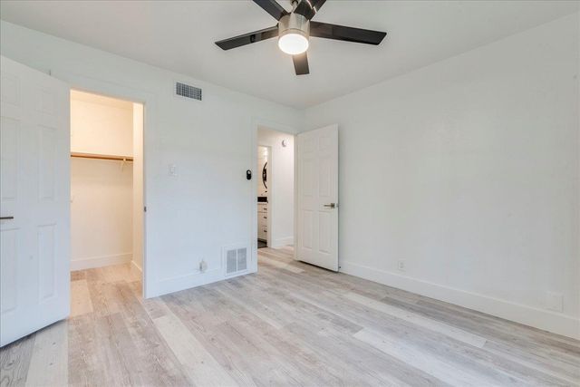 11146 Pinehurst DR, Austin, TX 78747