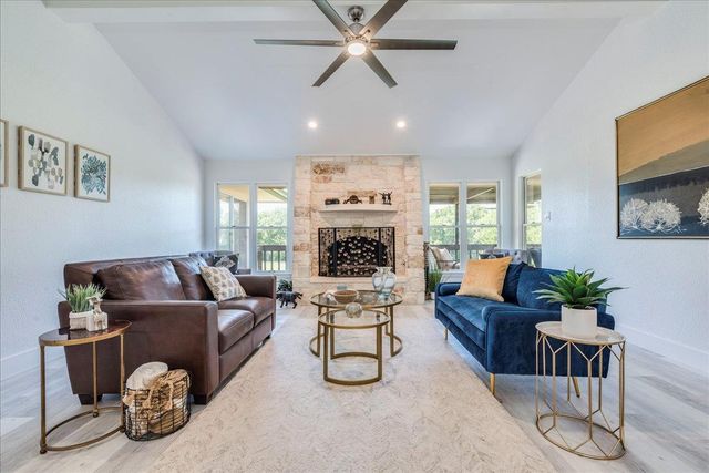 11146 Pinehurst DR, Austin, TX 78747