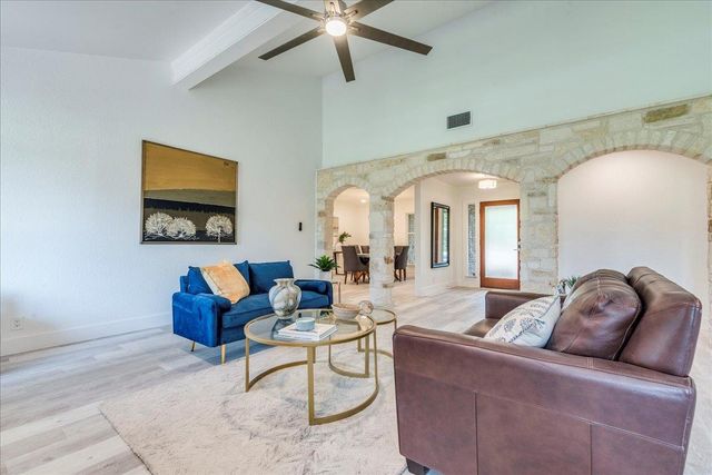 11146 Pinehurst DR, Austin, TX 78747
