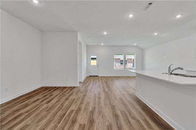 600 S Neon Avenue, Fayetteville, AR 72704