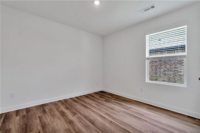 600 S Neon Avenue, Fayetteville, AR 72704