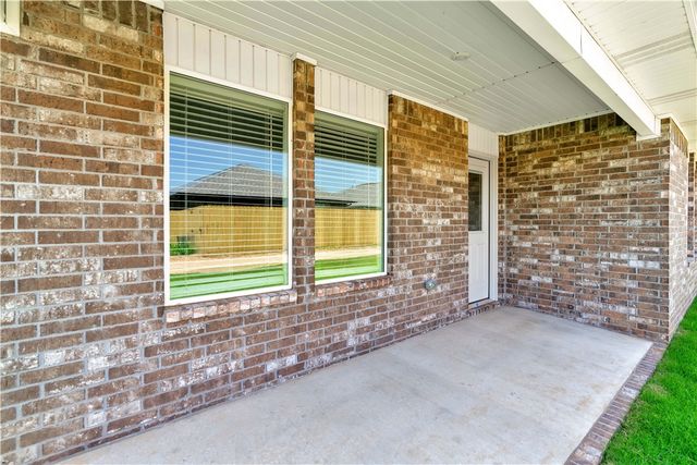 600 S Neon Avenue, Fayetteville, AR 72704