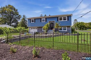 2 Scenic Drive, Green, NJ 07821