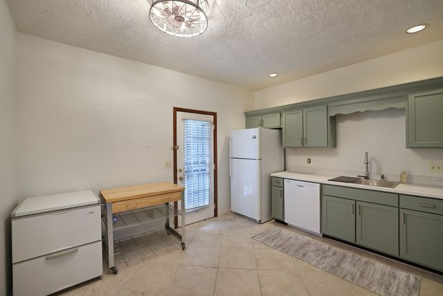 306 Hickory Pl, Nashville, TN 37214