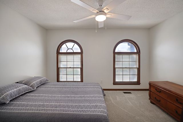 306 Hickory Pl, Nashville, TN 37214