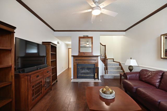306 Hickory Pl, Nashville, TN 37214
