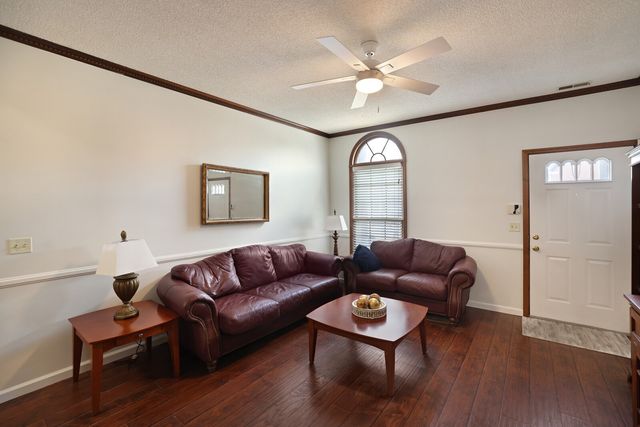 306 Hickory Pl, Nashville, TN 37214