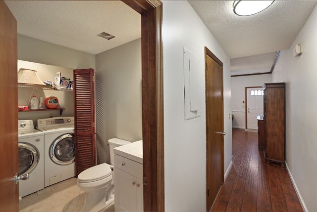 306 Hickory Pl, Nashville, TN 37214