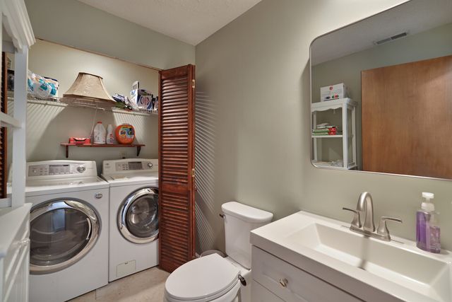 306 Hickory Pl, Nashville, TN 37214