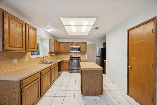 4920 Clover Haven Circle, Dallas, TX 75227