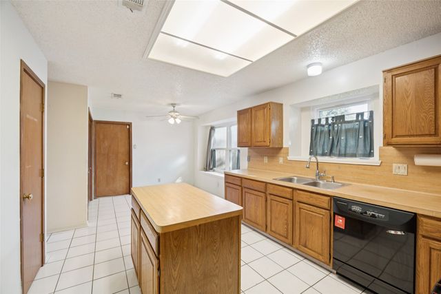 4920 Clover Haven Circle, Dallas, TX 75227
